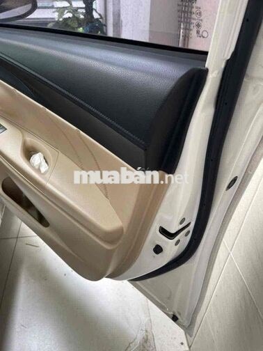 Toyota Vios Trắng Tự động