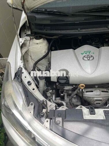 Toyota Vios Trắng Tự động