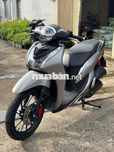 Honda SH Mode phom mới xám đen ABS