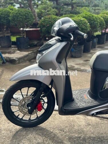 Honda SH Mode phom mới xám đen ABS