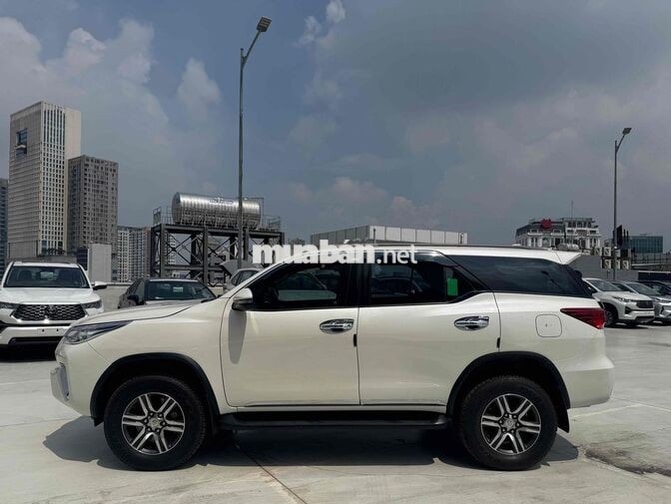 Toyota Fortuner 2.7V 1 Cầu 2018 Trắng