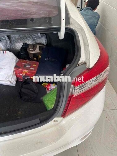 Toyota Vios Trắng Tự động