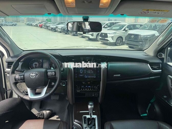 Toyota Fortuner 2.7V 1 Cầu 2018 Trắng