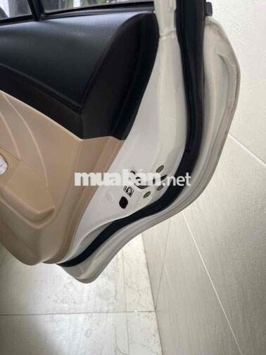 Toyota Vios Trắng Tự động