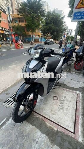 Honda Vision Cao cấp 2023 Bạc