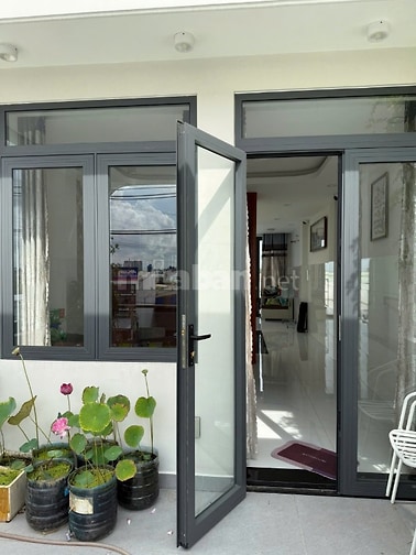 Cần bán nhà MTKD Nguyễn Cửu Phú - gần ngã tư Trần Đại Nghĩa.