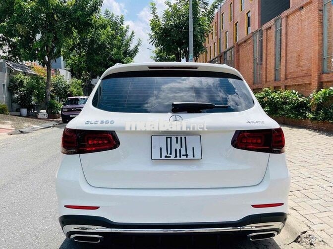 Mercedes-Benz GLC300 4MATIC V1 2022 Trắng