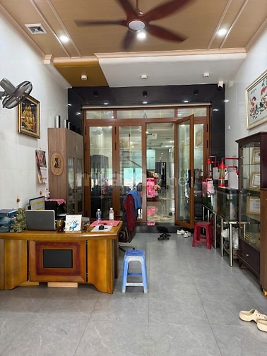 Cần bán nhà MTKD Nguyễn Cửu Phú - gần ngã tư Trần Đại Nghĩa.