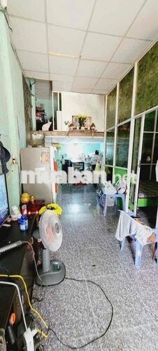 Hẻm xe hơi , giáp quận 6 , đối diện bến xe miền tây ,