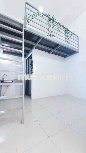 Phòng cho thuê dtsd 18m2 ngay chân cầu Tham Lương Trường Chinh