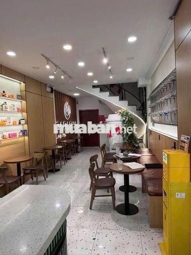 CHO THUÊ SHOWROOM – MT CHỢ ĐÊM NGUYỄN GIA TRÍ, QBT | 120M2 | 3 TẦNG