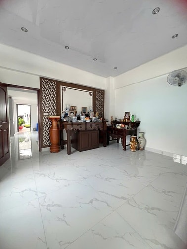 Nhà mới đẹp 100m đất. Hẻm Xe Hơi sát chợ Tân Bình giáp Quận 10