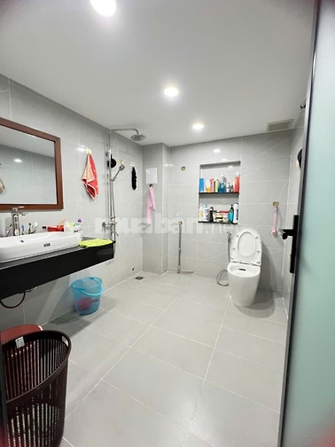 Nhà mới đẹp 100m đất. Hẻm Xe Hơi sát chợ Tân Bình giáp Quận 10