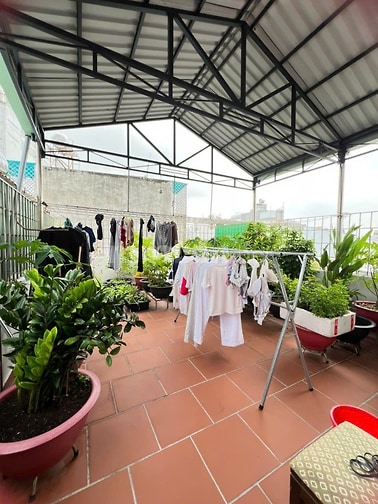Nhà mới đẹp 100m đất. Hẻm Xe Hơi sát chợ Tân Bình giáp Quận 10