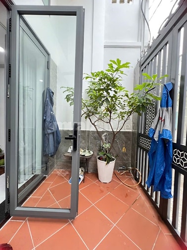 Nhà mới đẹp 100m đất. Hẻm Xe Hơi sát chợ Tân Bình giáp Quận 10