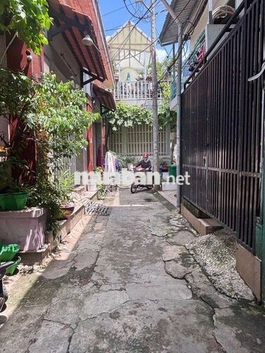 Nhà 40m2 đối diện Co.opmart SaiGon Home Hương Lộ 2 chỉ 3.5 tỷ TL