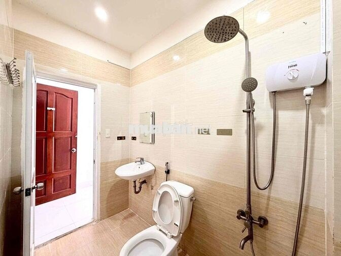 CHO THUÊ STUDIO BAN CÔNG TRẦN VĂN ĐANG QUẬN 3 NGAY SÁT BỜ KÈ HOÀNG SA