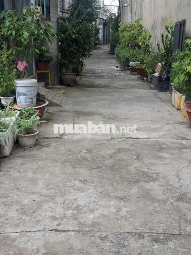 nhà SHR  cấp 4 ngay chợ Trần thị cờ
