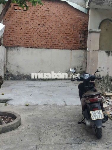 nhà SHR  cấp 4 ngay chợ Trần thị cờ