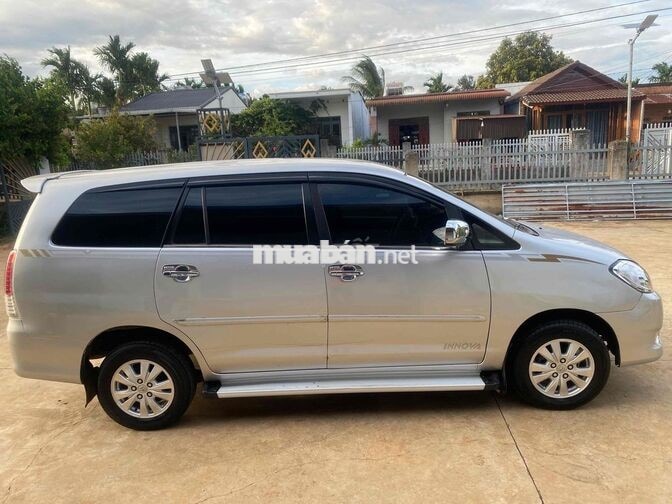 Toyota Innova 2012 Bạc Xe gia đình