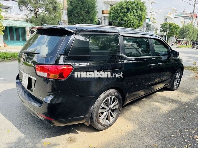 Kia Sedona 2018 Dầu Tự động 7 chỗ Đen
