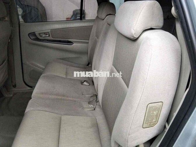 Toyota Innova E 2015 Bạc 8 chỗ
