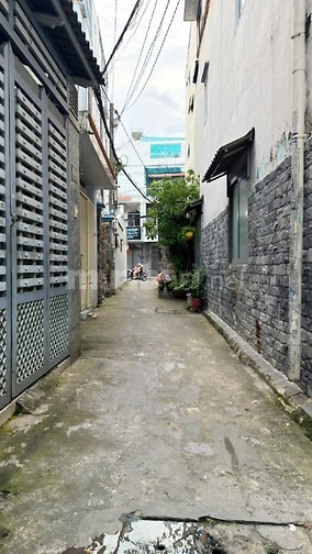NHÀ ĐẸP - 3 LẦU - CHÍNH CHỦ CẦN BÁN GẤP
