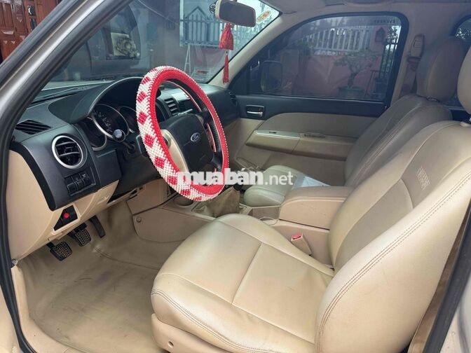 Ford Everest 2009 máy dầu 7 chỗ