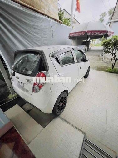 Chevrolet Spark Trắng Số sàn Xăng