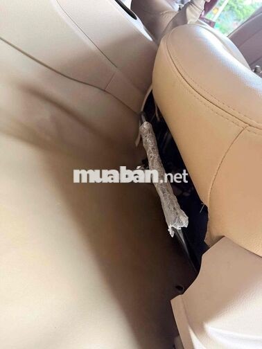 Nissan Livina 2011 Số sàn Vàng 7 chổ