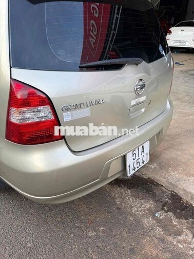 Nissan Livina 2011 Số sàn Vàng 7 chổ
