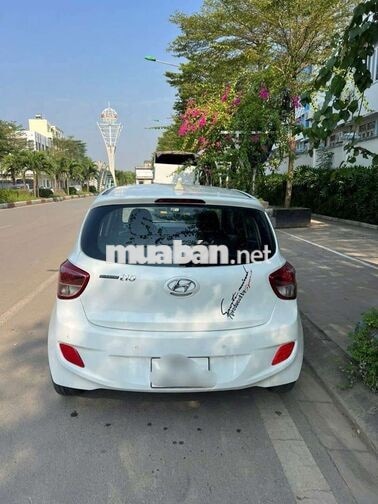 Hyundai i10 Hatbach bản đủ 2014 Số sàn Trắng
