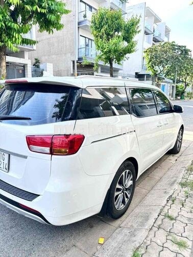 Kia Sedona 2016 ATH 7 chỗ Trắng
