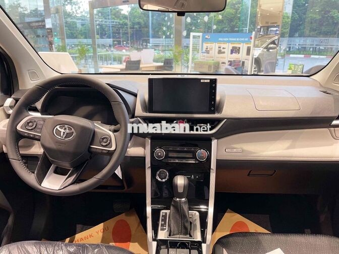 Toyota Veloz Cross Top Đen 7 chỗ