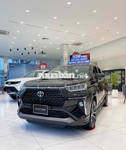 Toyota Veloz Cross Top Đen 7 chỗ