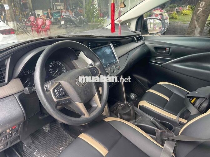 Toyota Innova 2018 Trắng xe 1 chủ từ mới