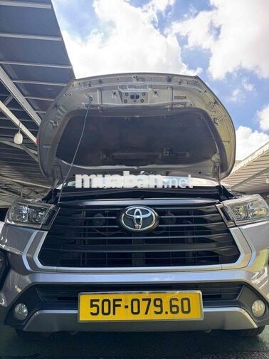Toyota Innova 2022 Số sàn Bạc 100.000 km