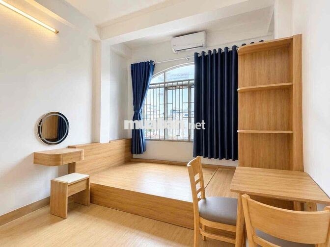 Căn Hộ cửa sổ Full nội thất máy giặt riêng ngay parc Mall Cao Lỗ