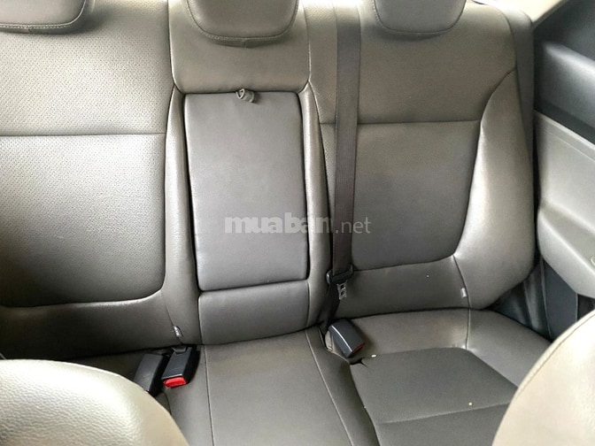 Kia Soluto 1.4 MT 2022, logo mới