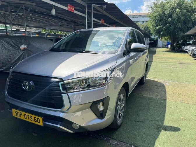 Toyota Innova 2022 Số sàn Bạc 100.000 km