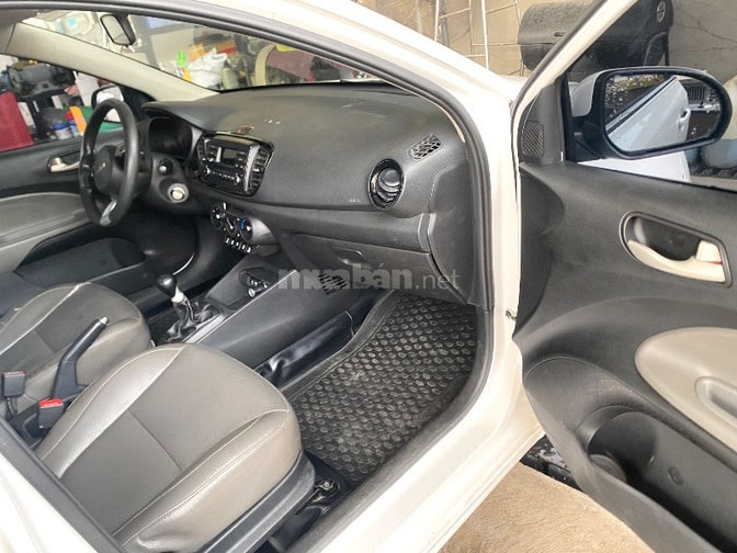 Kia Soluto 1.4 MT 2022, logo mới