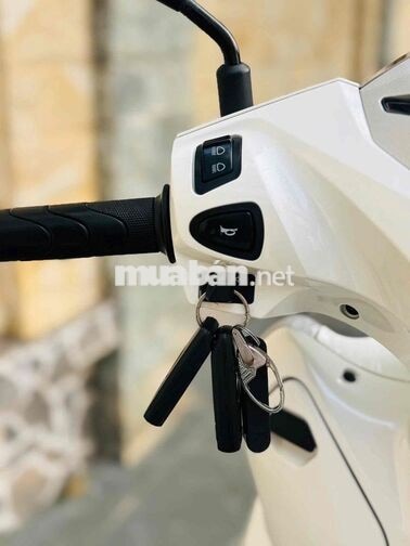 Honda Lead 125fi 2023 Trắng 7000 km 4Val khoá smk