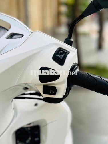 Honda Lead 125fi 2023 Trắng 7000 km 4Val khoá smk