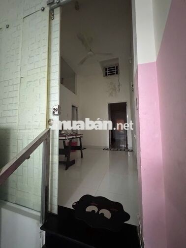 CHO THUÊ NHÀ KINH DOANH MẶT TIỀN ĐƯỜNG 2/4 GIÁ 20 TRIỆU/THÁNG