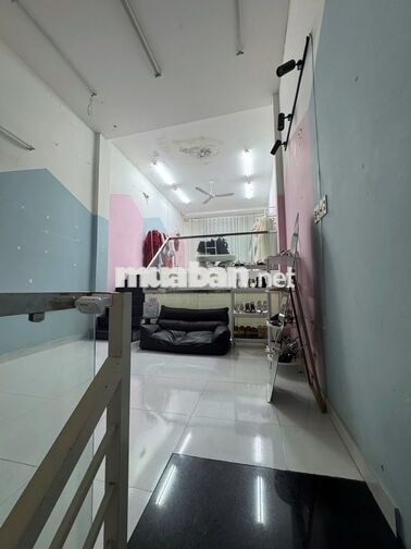 CHO THUÊ NHÀ KINH DOANH MẶT TIỀN ĐƯỜNG 2/4 GIÁ 20 TRIỆU/THÁNG