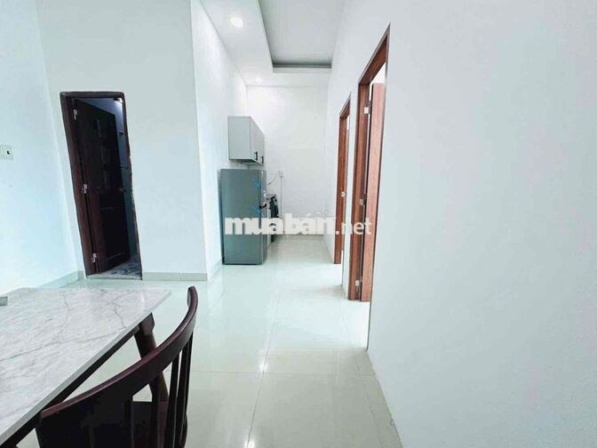 Cho thuê căn hộ 2pn1wc cửa sổ thang máy full nt ngay Hùng Vương quận 5