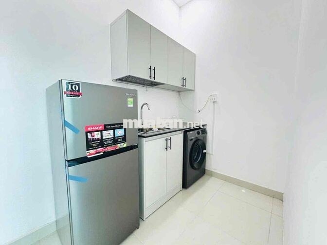 Cho thuê căn hộ 2pn1wc cửa sổ thang máy full nt ngay Hùng Vương quận 5