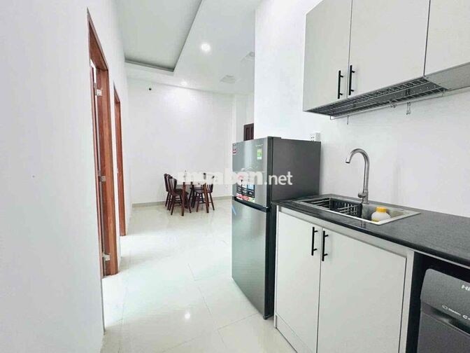 Cho thuê căn hộ 2pn1wc cửa sổ thang máy full nt ngay Hùng Vương quận 5