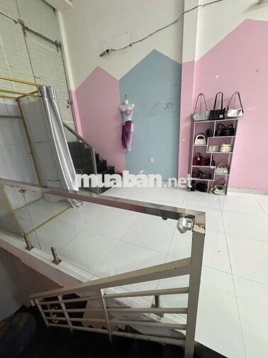 CHO THUÊ NHÀ KINH DOANH MẶT TIỀN ĐƯỜNG 2/4 GIÁ 20 TRIỆU/THÁNG