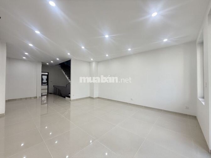 CHO THUÊ NHÀ MỚI Ở KINH DOANH 4 TẦNG CÓ THANG MÁY GIÁ 30 TRIỆU KHU ĐÔ